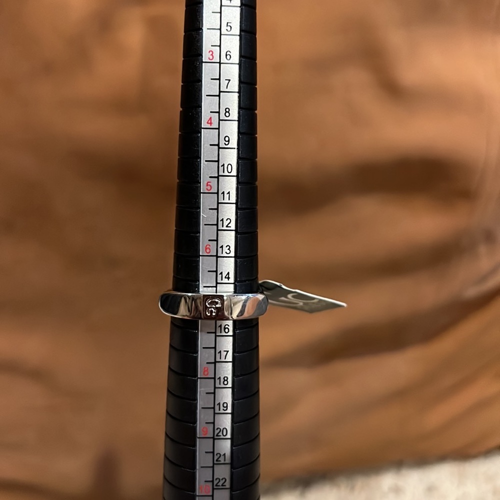 Guess Ring - Picture 10 of 10